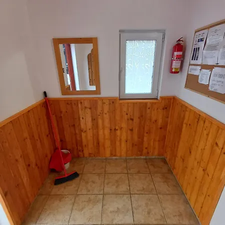 Apartman V Centru Zlina S Parkovanim U Domu Exterior photo