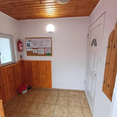 Apartman V Centru Zlina S Parkovanim U Domu Exterior photo