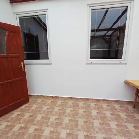 Apartman V Centru Zlina S Parkovanim U Domu Exterior photo