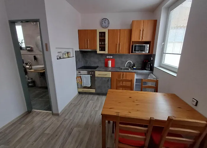 Apartman V Centru Zlina S Parkovanim U Domu